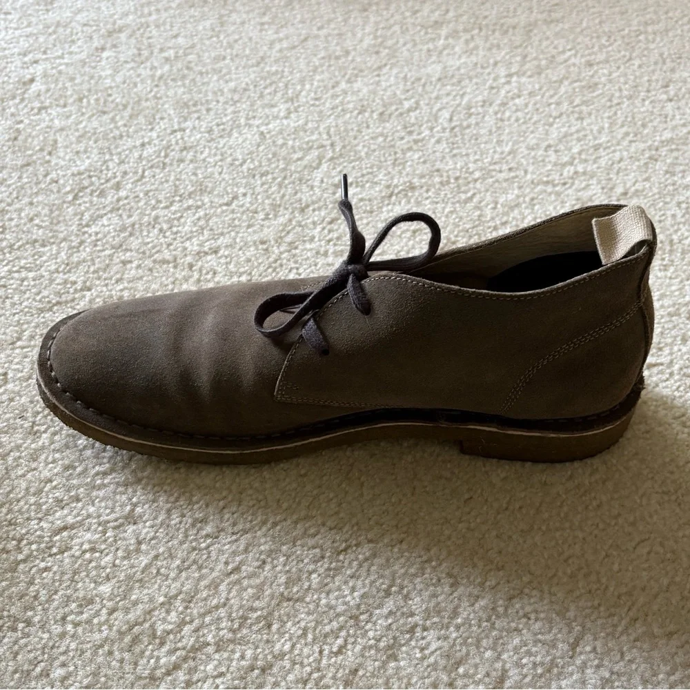 Banana Republic Men’s Ortholite Suede Leather Lace Up Shoes. Size 11.5.